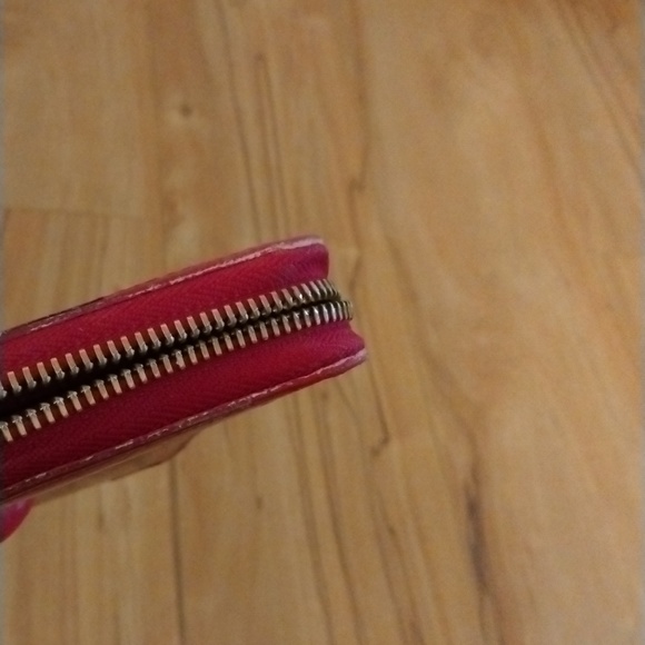 💕LV red vernis striped wallet - Picture 6 of 8